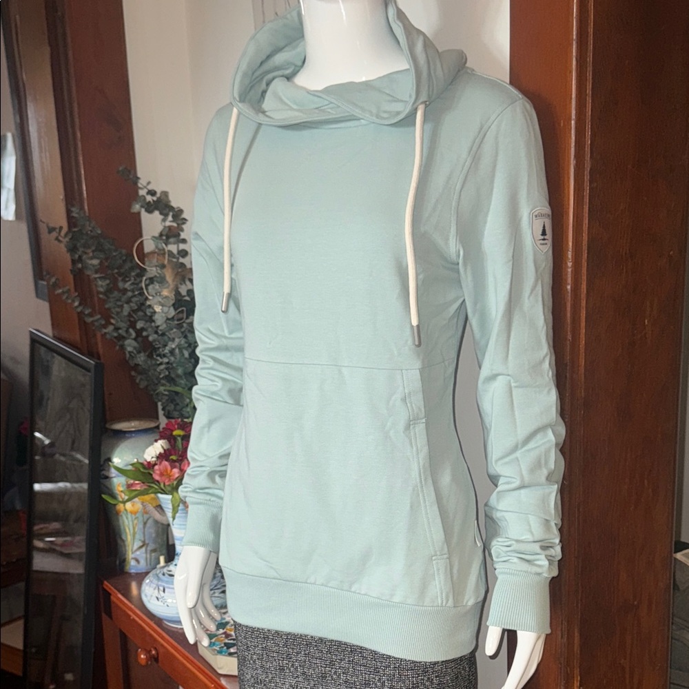 NWT Wanakome size Xsmall woman’s gray/blue super soft and heavy duty sweater